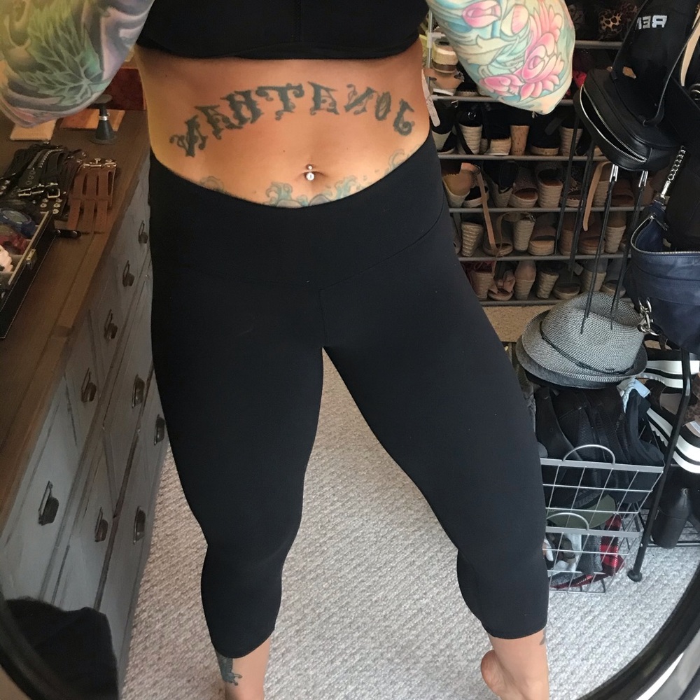 EUC LULULEMON Wunder Under Black Leggings
